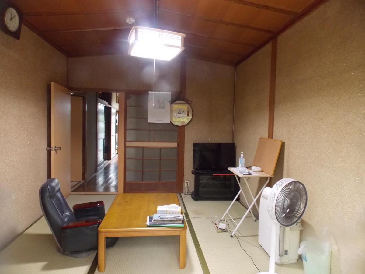 Hojo Suigun Youth Hostel Мацуяма Екстер'єр фото